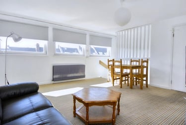 1 bed flat, Addison Road, TFF, North Hill, Plymouth, PL48LL - Image 1